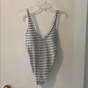 One-piece bathing suit